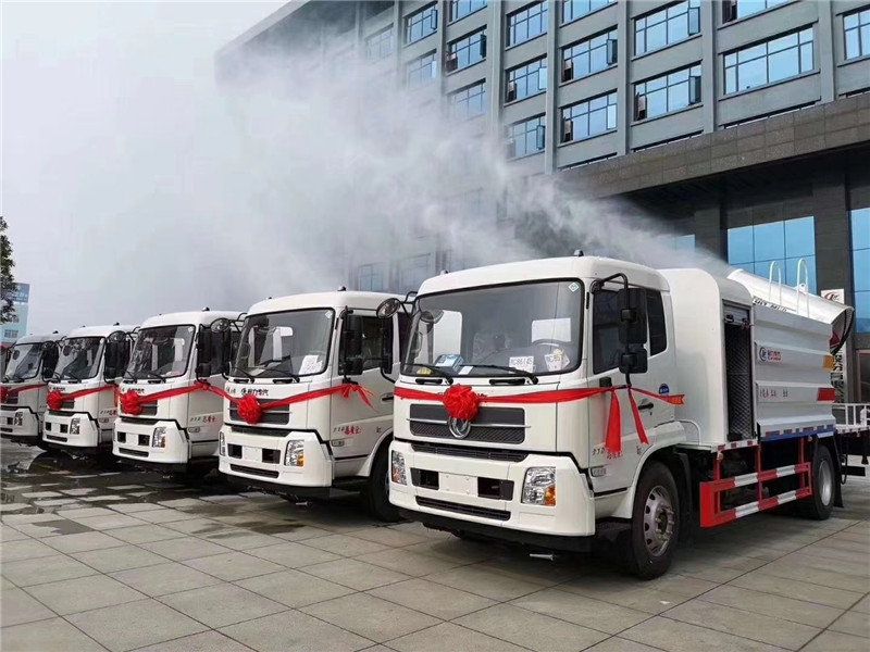 面壁十年圖壁破，練好內功立潮頭年終抑塵車、掃路車、壓縮垃圾車批量發車