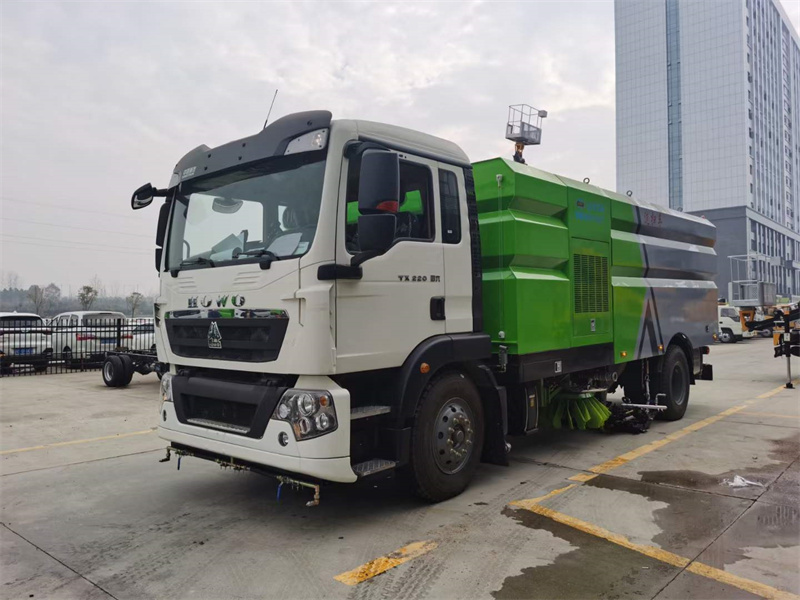 重汽豪沃程力牌CL5182TXS6QZ型洗掃車(chē)