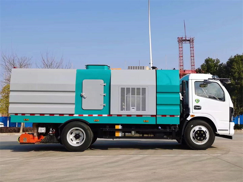 東風(fēng)福瑞卡后置5方吸塵車(chē)