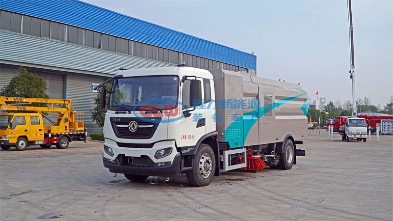 15方東風(fēng)天錦新能源純電動(dòng)洗掃車(chē)