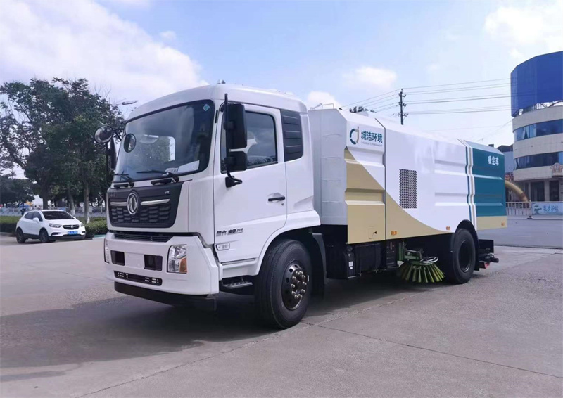 東風(fēng)天錦干濕兩用后置吸塵車(chē)