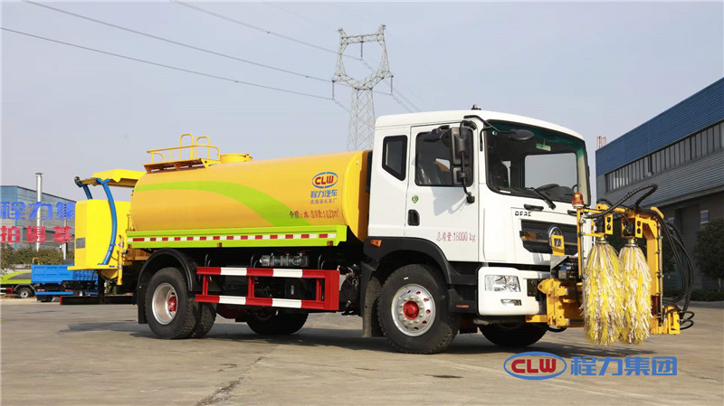防撞車(chē)、護(hù)欄清洗車(chē)、灑水車(chē)三合一